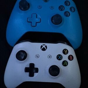 Wireless Xbox Controllers - Blue and White